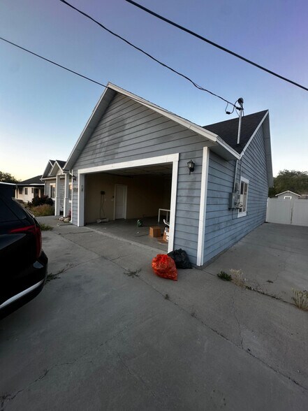 Building Photo - 469 S Coleman St