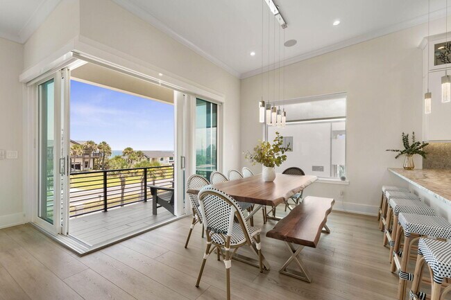 Building Photo - 3538 N Ocean Shore Blvd