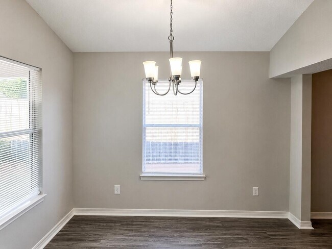 Building Photo - 124 Sandstone Trail