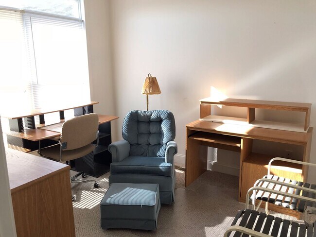 Building Photo - 3BR, 3Ba Villa in Pikes Place  1400 Sq Ft