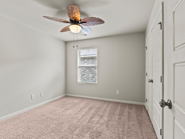 Building Photo - 208 Sedgewick Dr