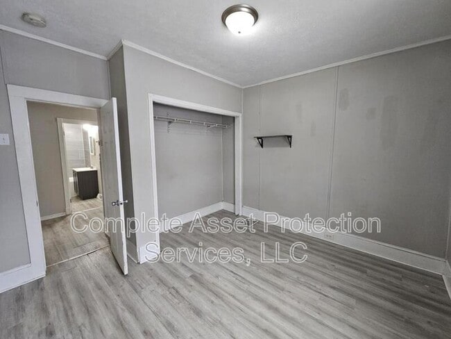 Building Photo - 111 Laurel St