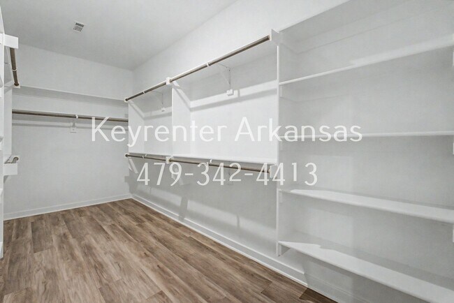 Building Photo - 407 W Taverner Xing