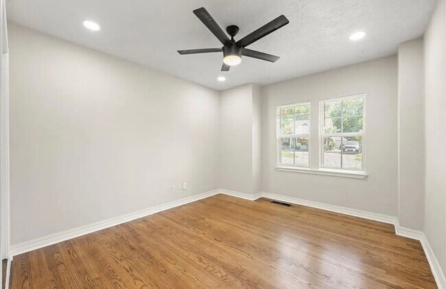 Building Photo - Charming Central OKC/Venice Neighborhood h...