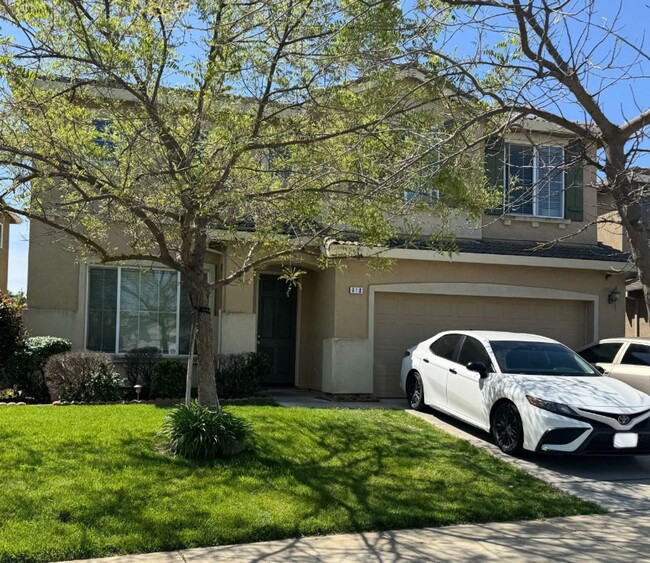 Primary Photo - BEAUTIFUL TWO STORY 5 BEDROOM 3 BATH MERCE...