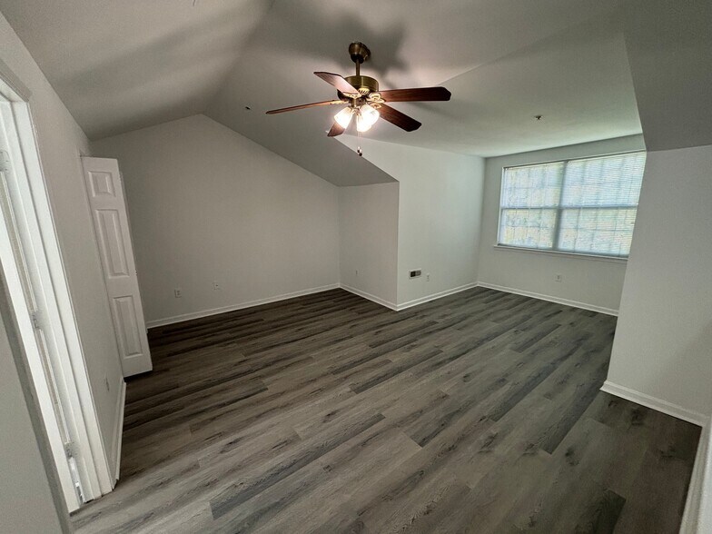Building Photo - 9780 Bon Haven Ln