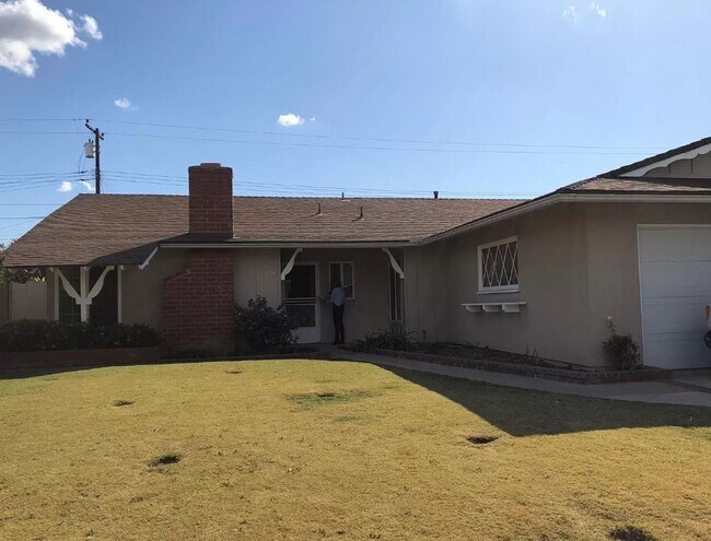 Primary Photo - Beautiful 4 bed 2 baths house in a great a...