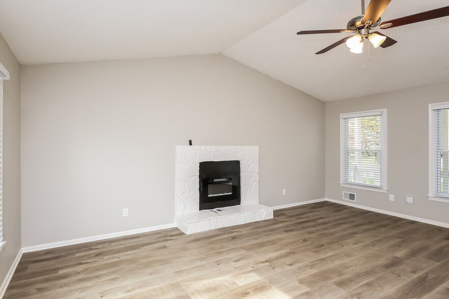 Building Photo - 649 Edwards Ct