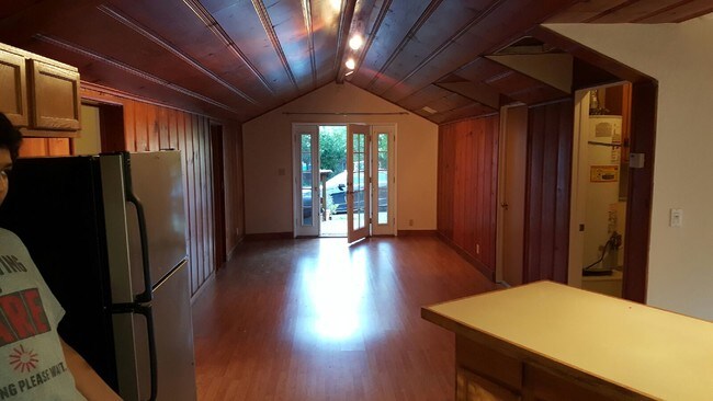 Primary Photo - 5770 Croy Rd