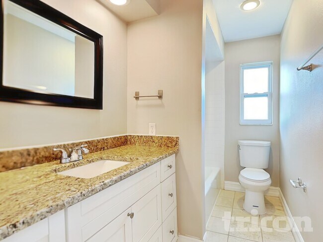 Building Photo - 331 Mendez Dr