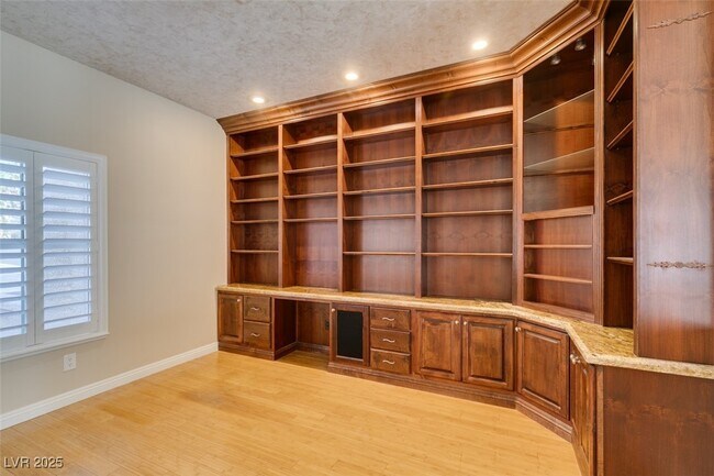 Building Photo - 1841 Indian Bend Dr