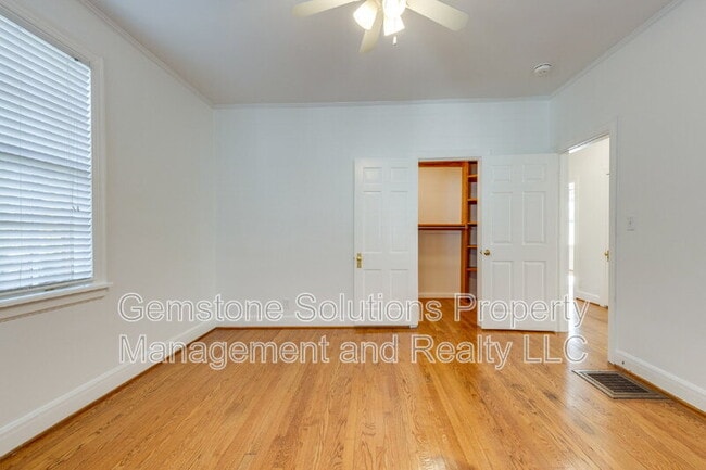 Building Photo - 502 32nd Ave S