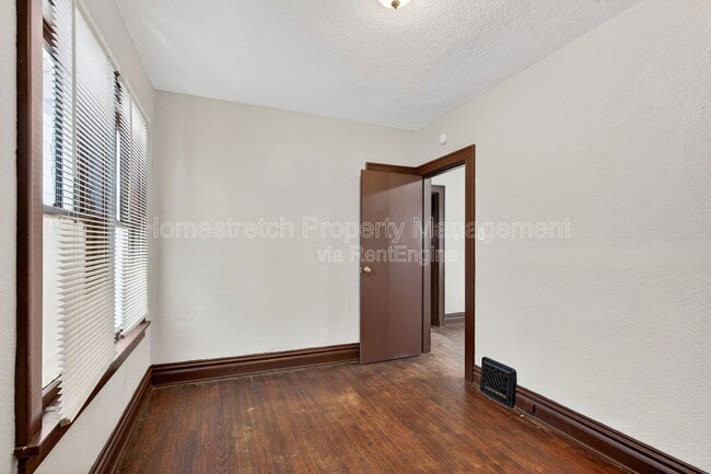 Building Photo - 5944 Thekla Ave