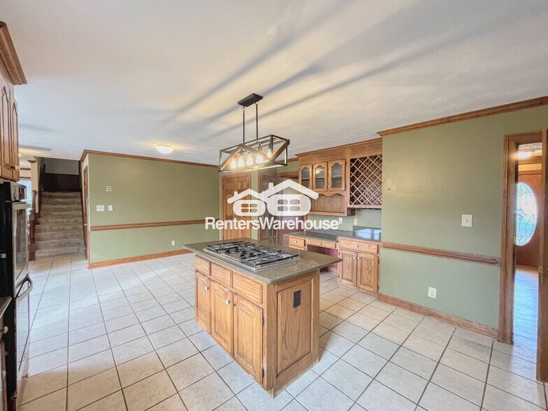 Building Photo - 344 Cedar Ln