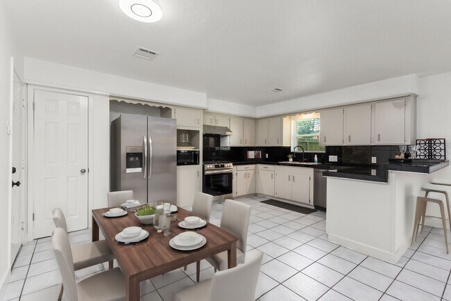 Building Photo - 11030 Hayslip Ln