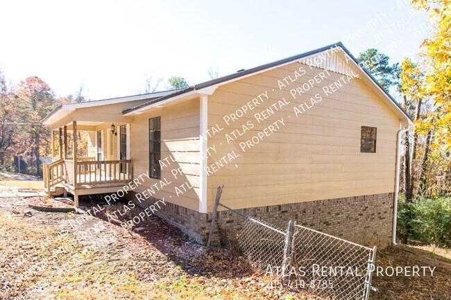 Building Photo - 2666 Laburnum Dr
