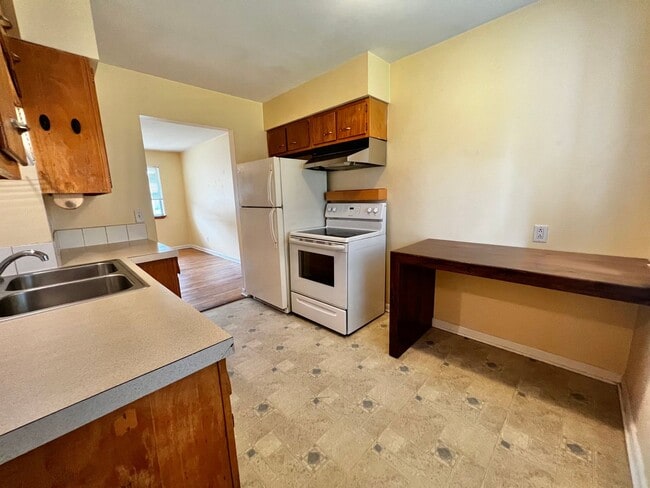 Building Photo - 2-Bedroom 1-Bathroom Duplex in West Fort Collins