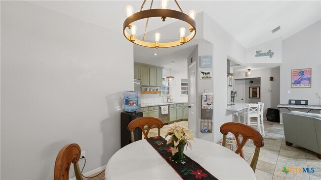 Building Photo - 19 Pebblebrook Ln