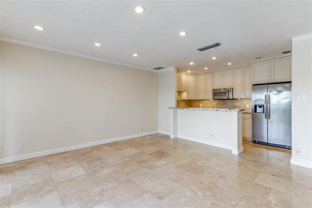 Building Photo - 6211 W Northwest Hwy