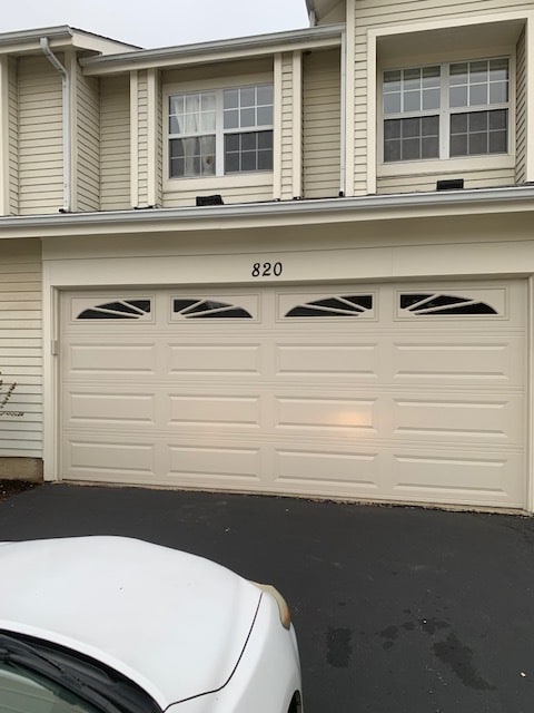 2 Car Garage - 820 Dracut Ln
