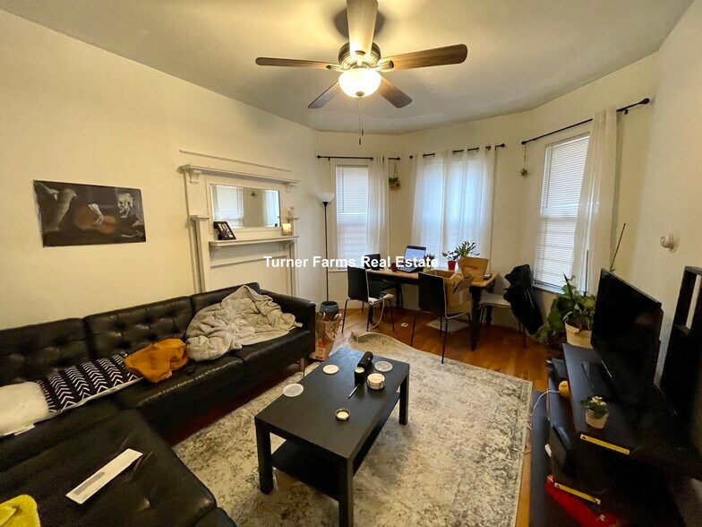 Building Photo - 530 Cambridge St