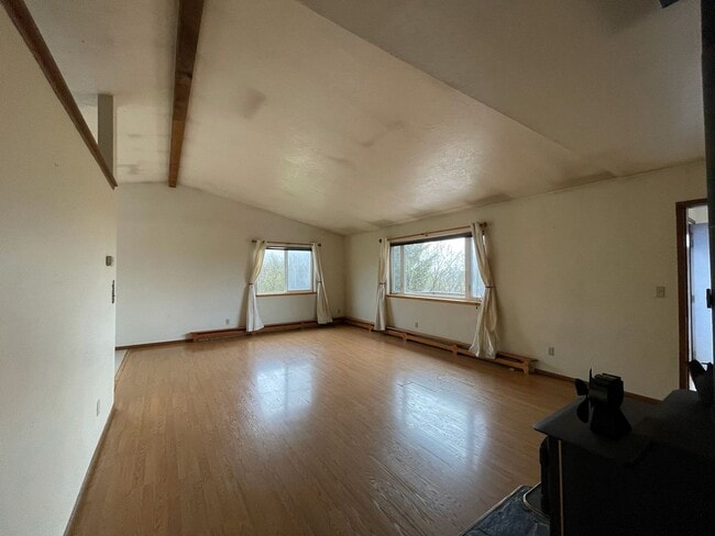 Building Photo - 10980 Bells Flats Rd