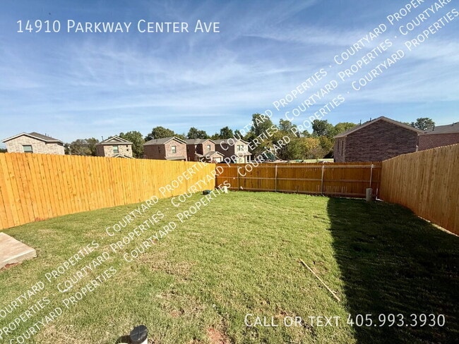 Building Photo - 14910 Parkway Center Ave