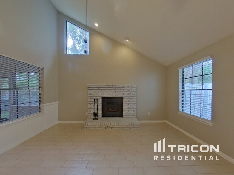 Building Photo - 3517 Exeter Ct