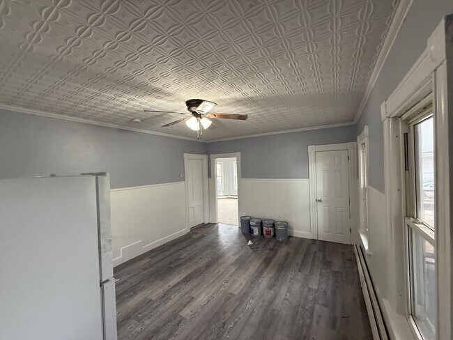 Building Photo - 568 Rimmon St