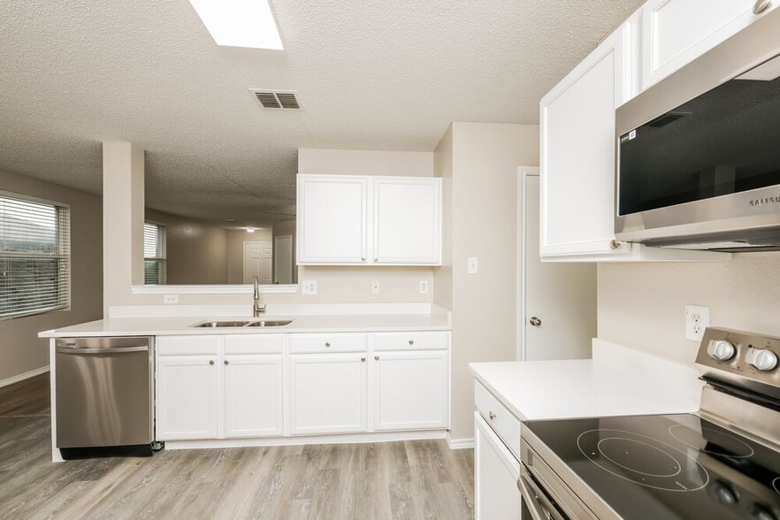 Building Photo - 3054 Limestone Hill Ln