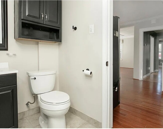 Building Photo - Updated 4 bedroom in Roseville