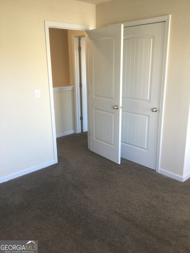 Building Photo - 338 Lauren Dr