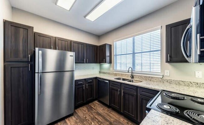 Building Photo - 3 bedroom in Dallas TX 75287
