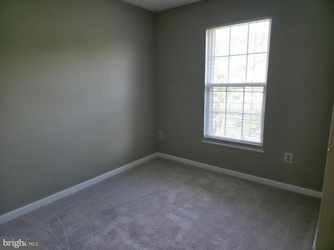 Building Photo - 705 Pine Drift Dr