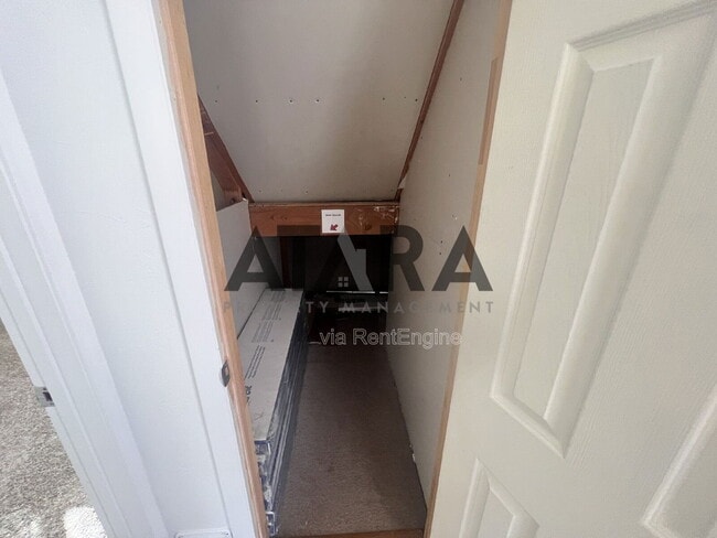 Building Photo - 9111 Parakeet Dr