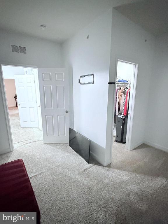 Building Photo - 7232 Barrberry Ln