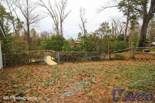 Building Photo - 3 bedroom 1.5 Bath house newly remodeled!