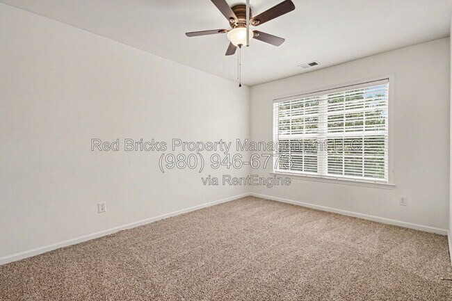 Building Photo - 7864 Whispering Wood Dr