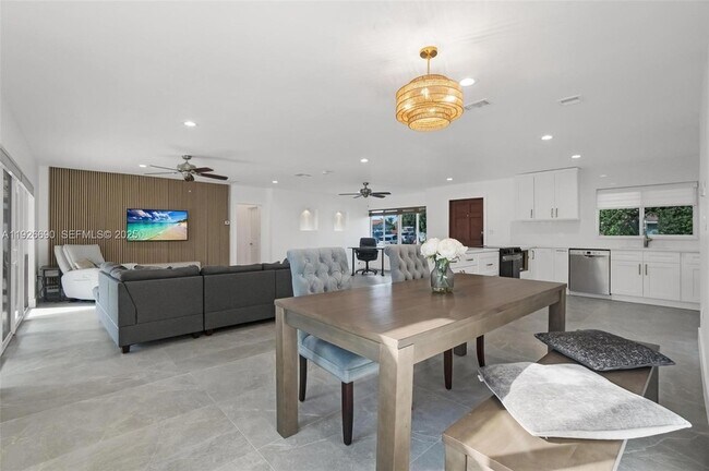 Building Photo - 1478 NE 57th St