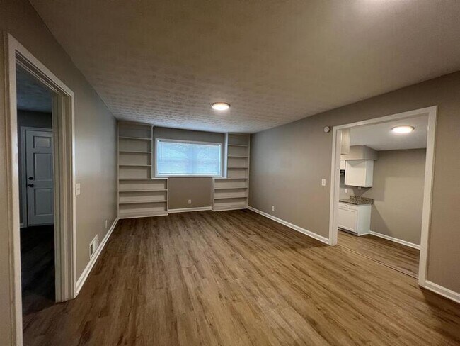 Building Photo - 1 Esquiline Ct