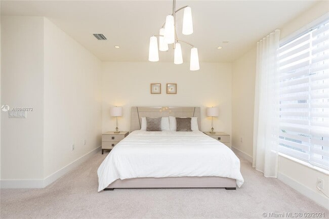 Building Photo - 6611 NW 105th Pl