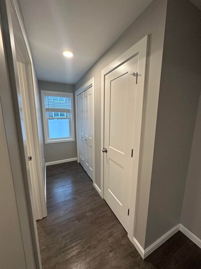 Building Photo - 10 Monarch Wy