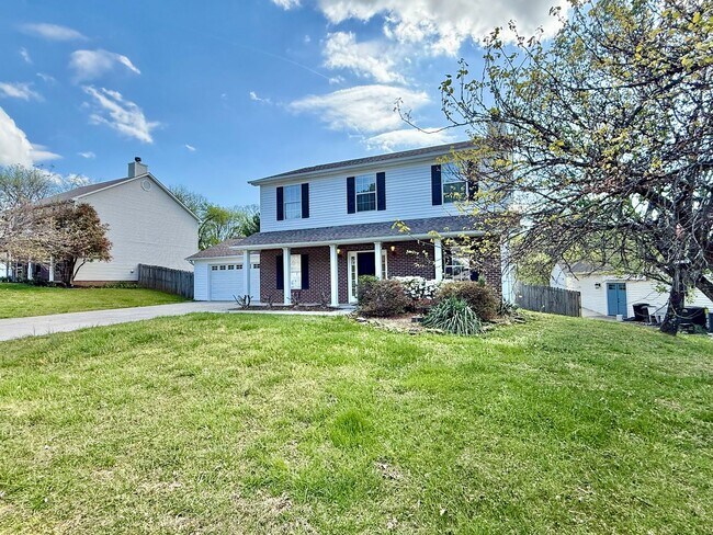 Building Photo - West Knoxville 37932 - 4 bedroom, 2.5 bath home - Contact Tanner Fee (865) 850-5103