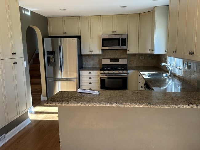 Building Photo - 28W661 Douglas Rd