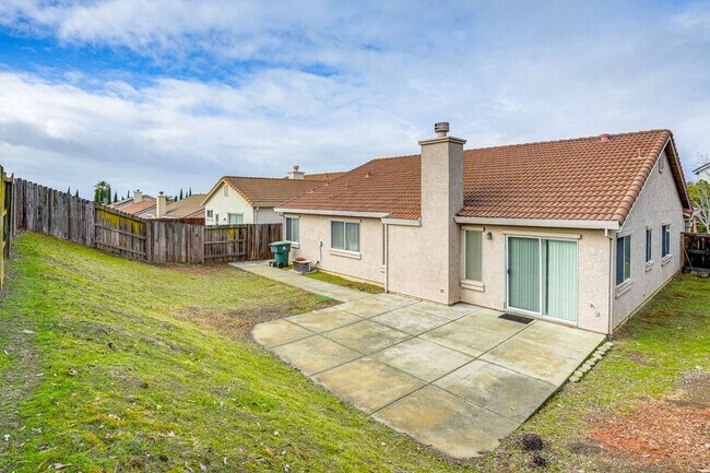 Building Photo - 5773 Barbera Way