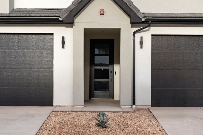 Building Photo - 1702 Ripple Rock Dr