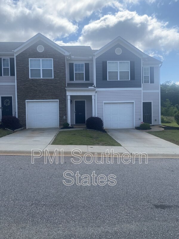 Building Photo - 31 Moorlyn Ln