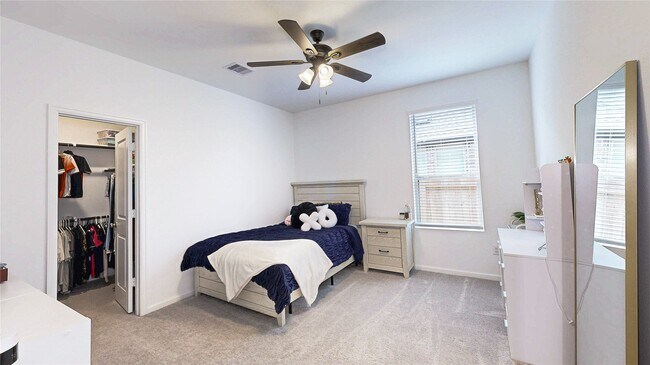 Building Photo - 711 Hooks Trl