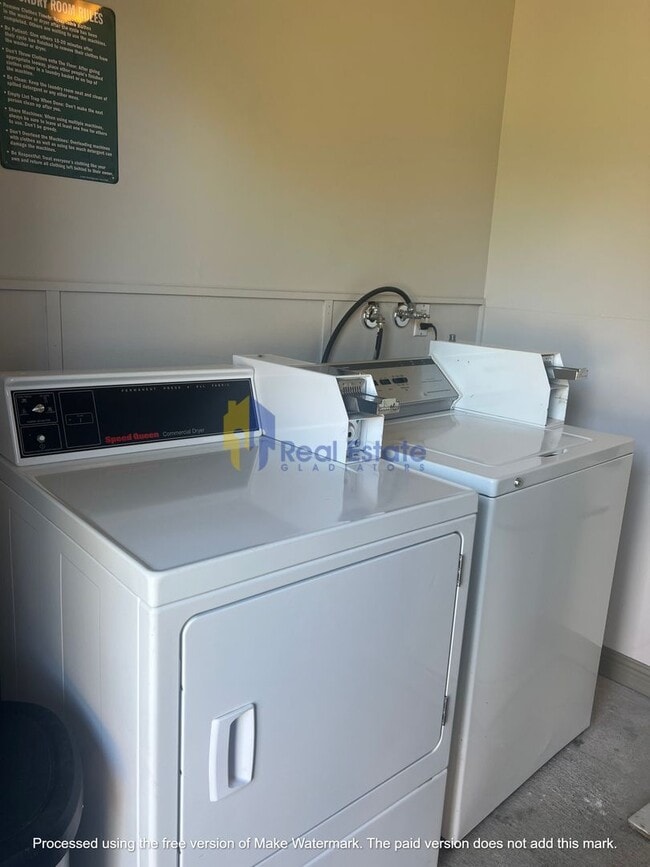 Building Photo - Newly Remodeled Two Bed One Bath Unit in the Heart of Sultan