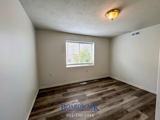 Building Photo - 833 Molasses Mill Dr